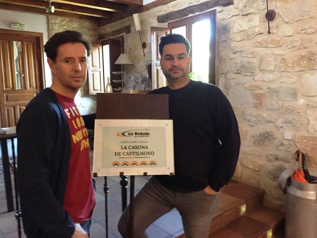 בית הארחה Valdesaz 	La Casona De Castilnovo - Gay Men Only מראה חיצוני תמונה